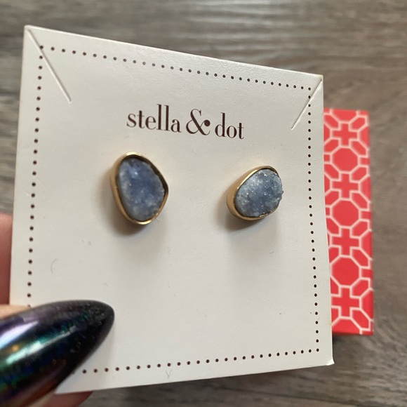 STELLA & DOT - Druzy Studs - Picture 3 of 4